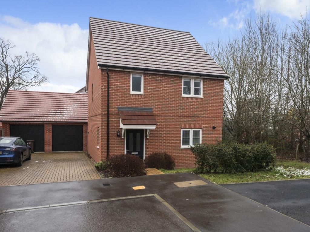 3 bed detached house for sale in Copsewood, Wokingham, Berkshire RG41