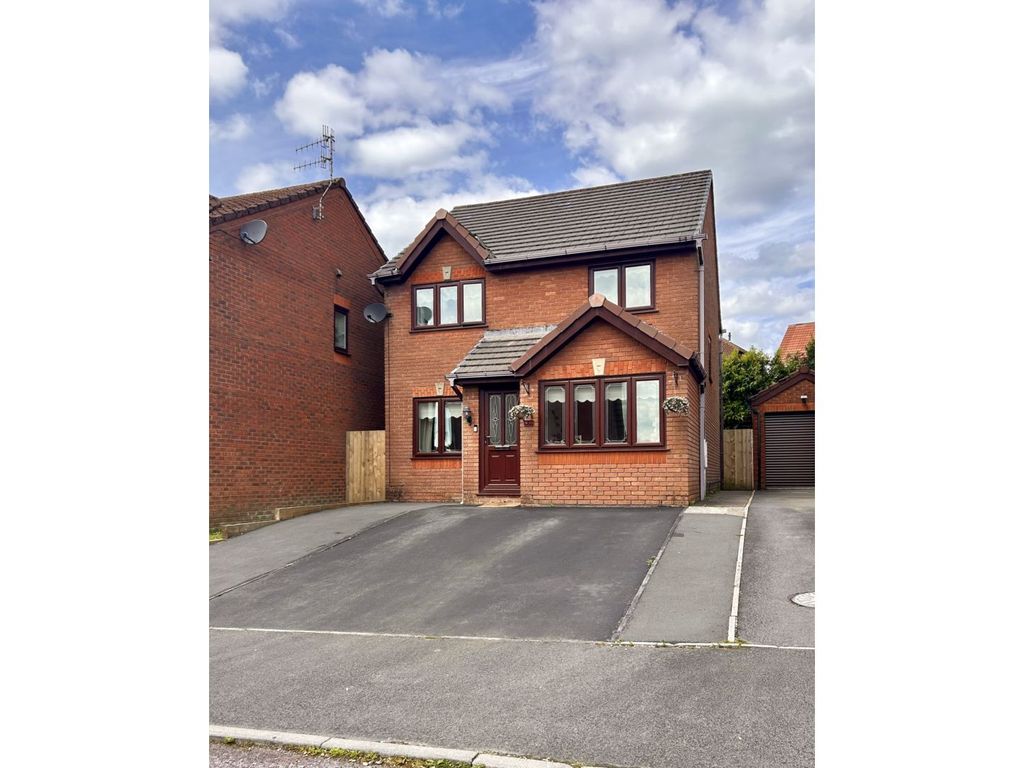 3 bed detached house for sale in Rowan Tree Close, Bryncoch SA10, £