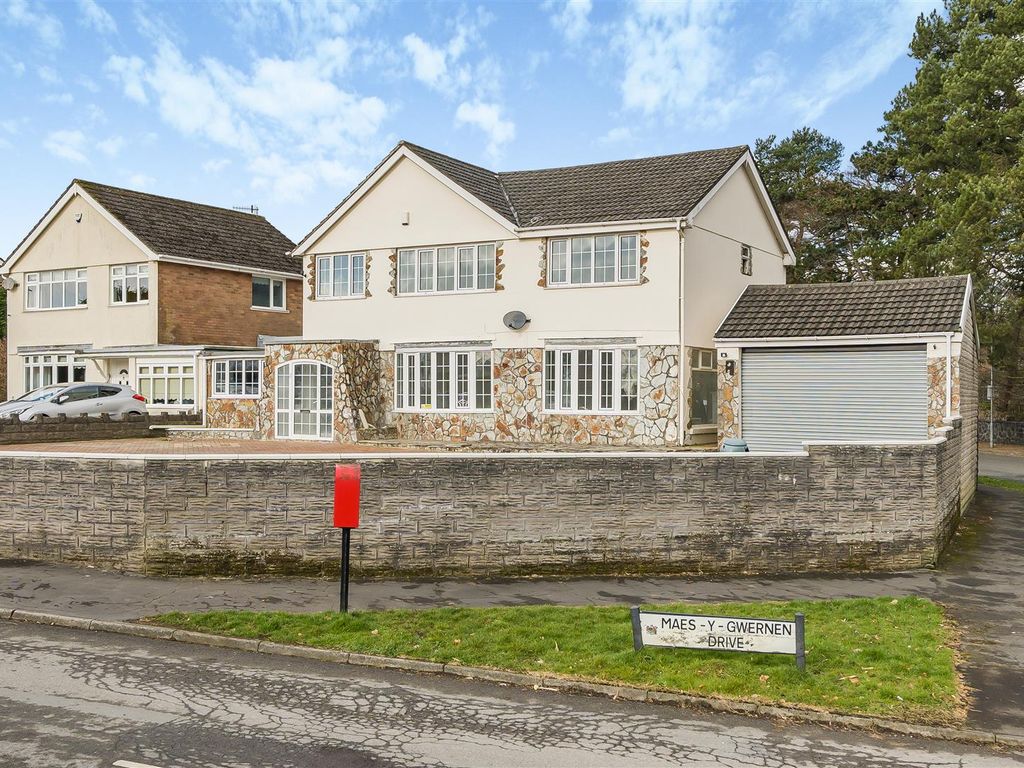 5 bed semidetached house for sale in Maes Y Gwernen Drive