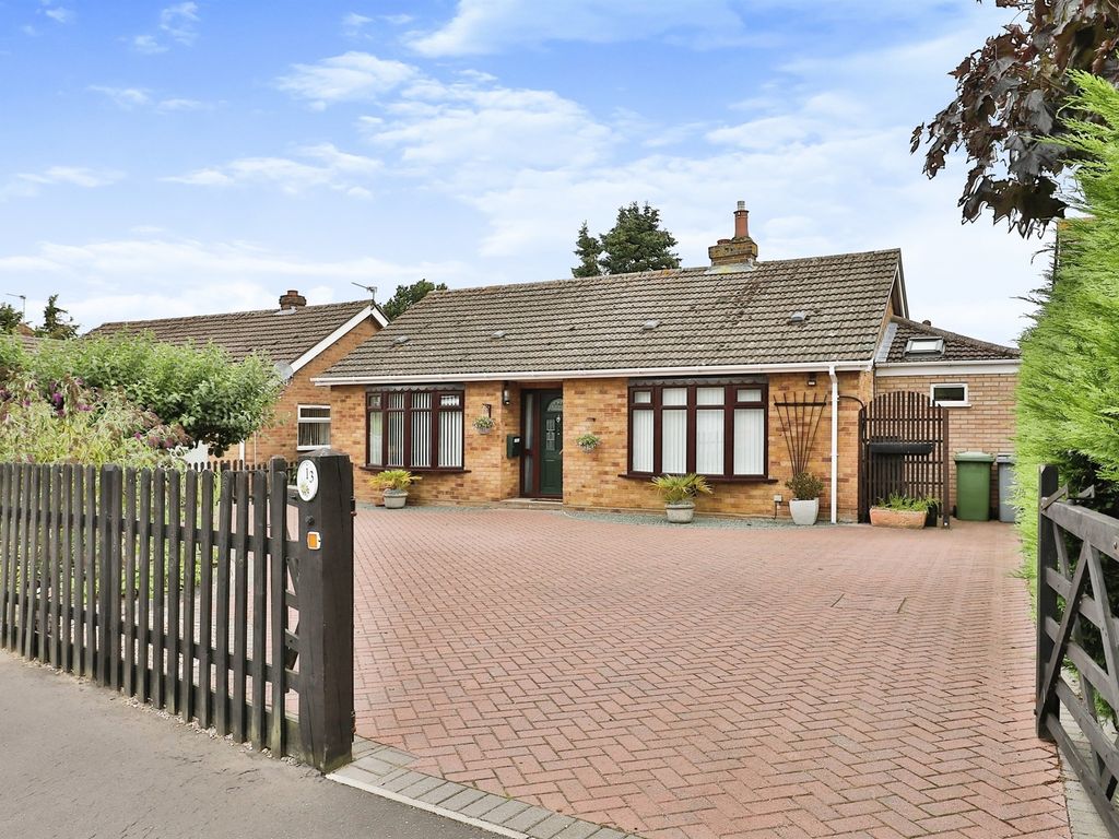 2 bed detached house for sale in Cheyney Avenue, Salhouse, Norwich NR13, £325,000 Zoopla