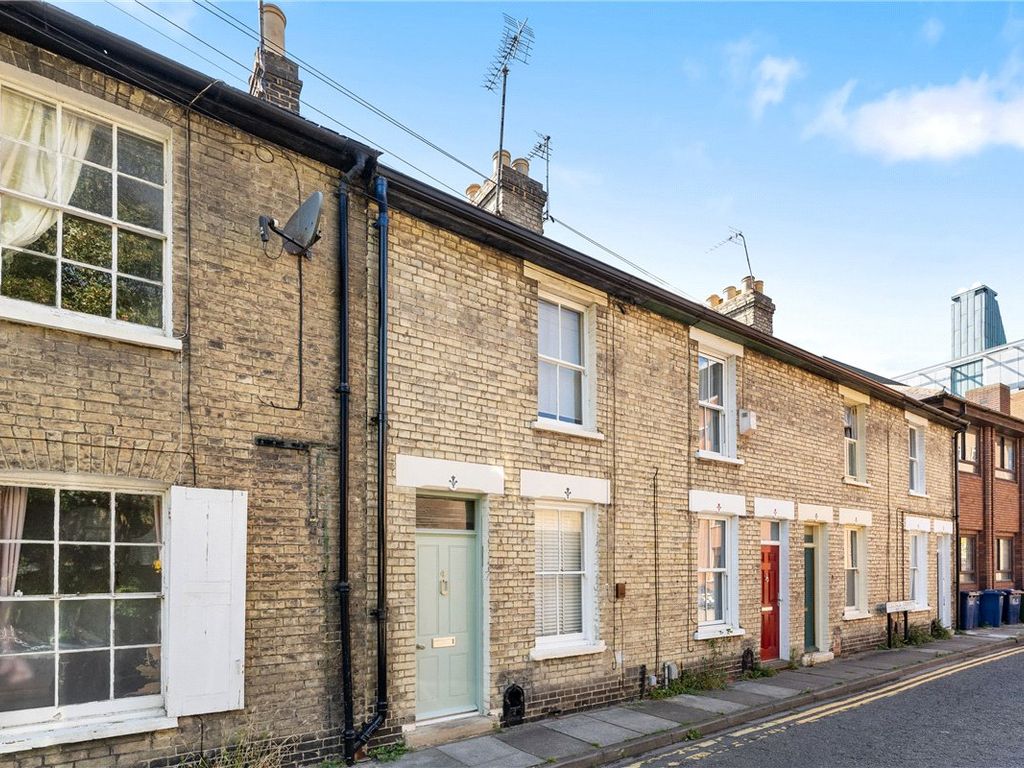 2 bed terraced house for sale in Bentinck Terrace, Cambridge CB2, £