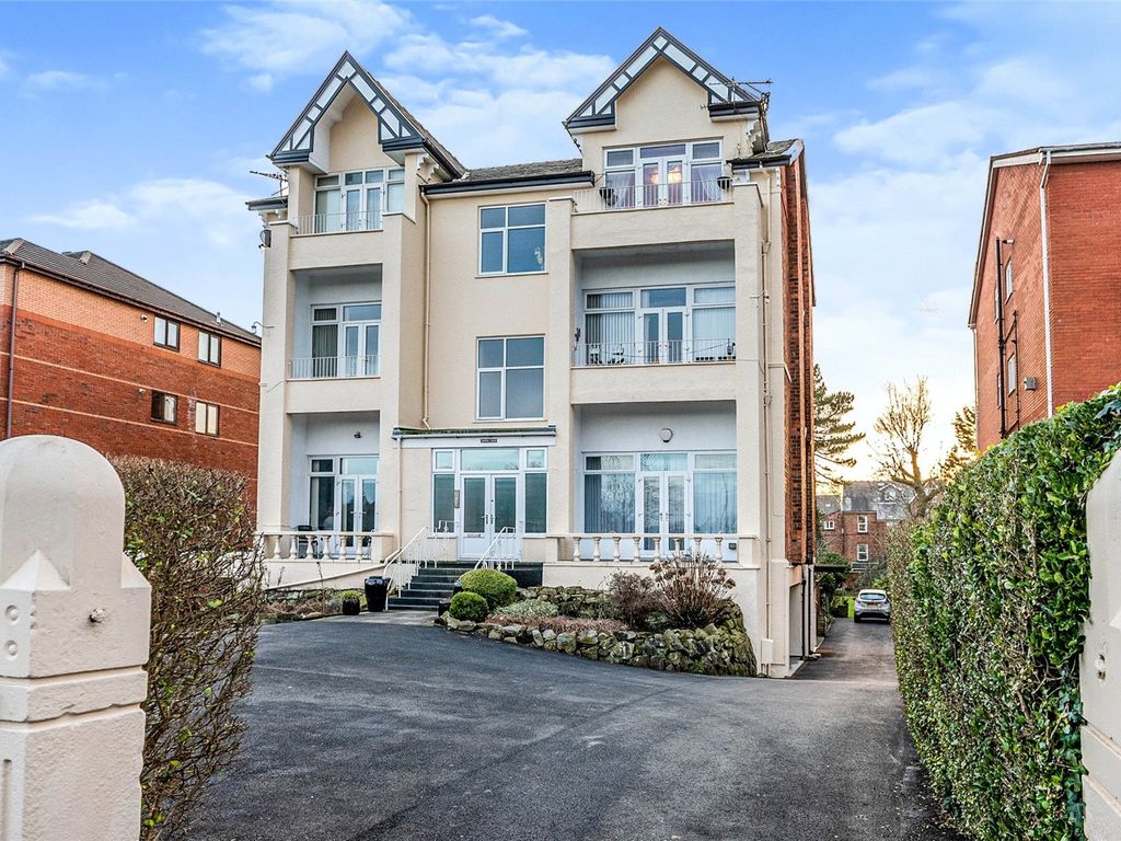 2 bed flat for sale in Park Road West, Southport PR9 Zoopla