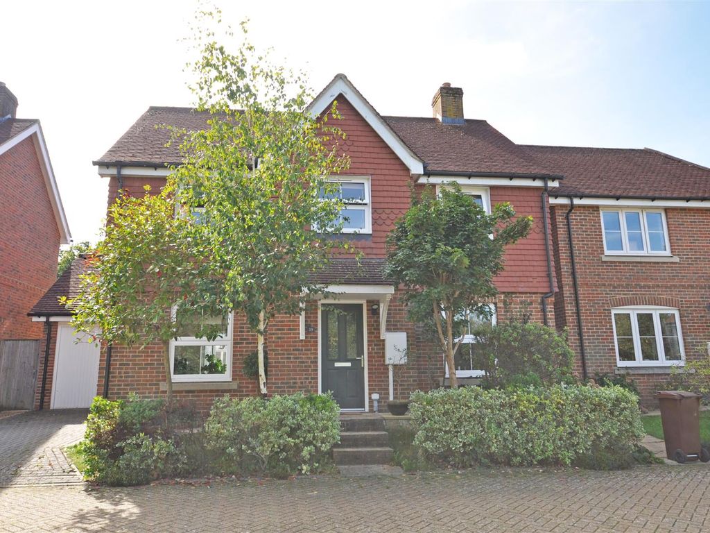 4 bed detached house for sale in Gournay Road, Hailsham BN27, £440,000 Zoopla