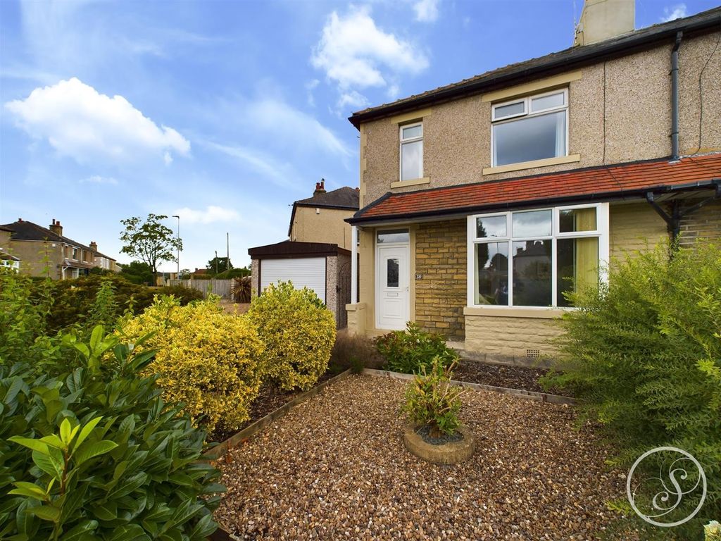 3 bed semidetached house for sale in Norman Avenue, Bradford BD2, £