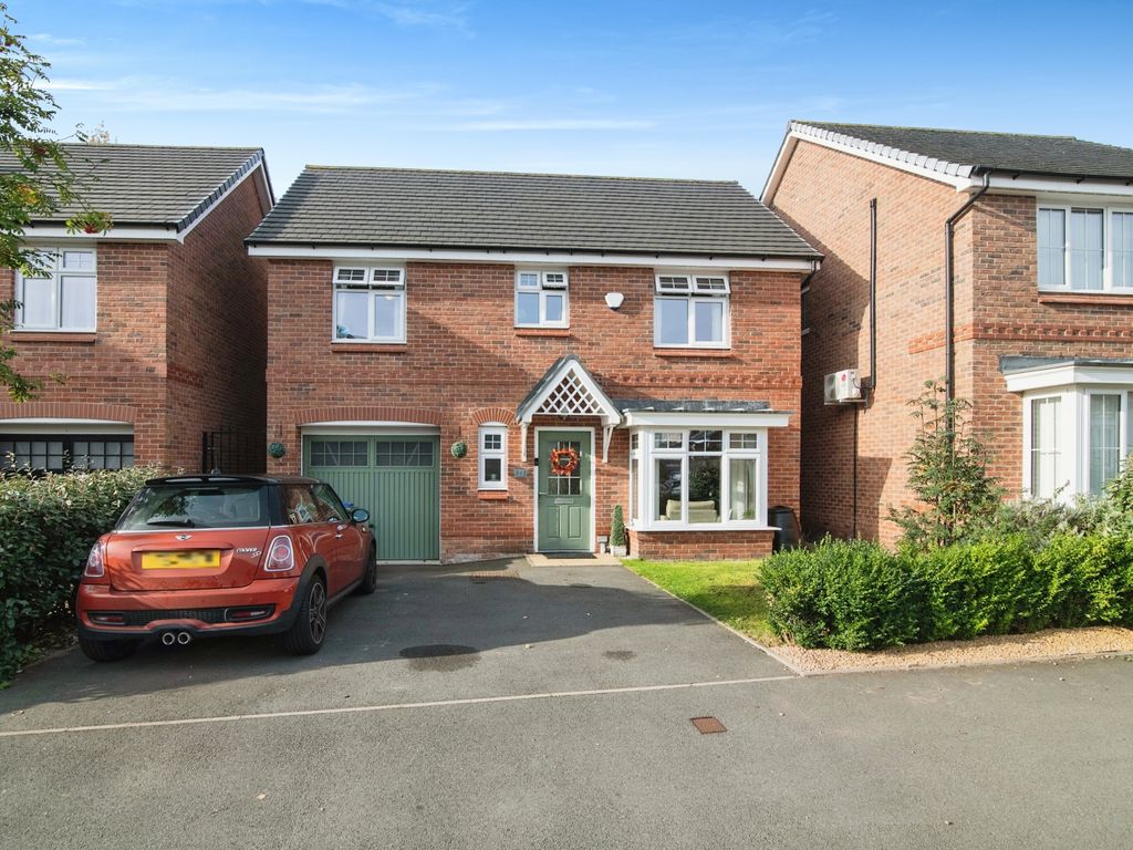 3 bed detached house for sale in Denby Way, Cradley Heath B64, £350,000