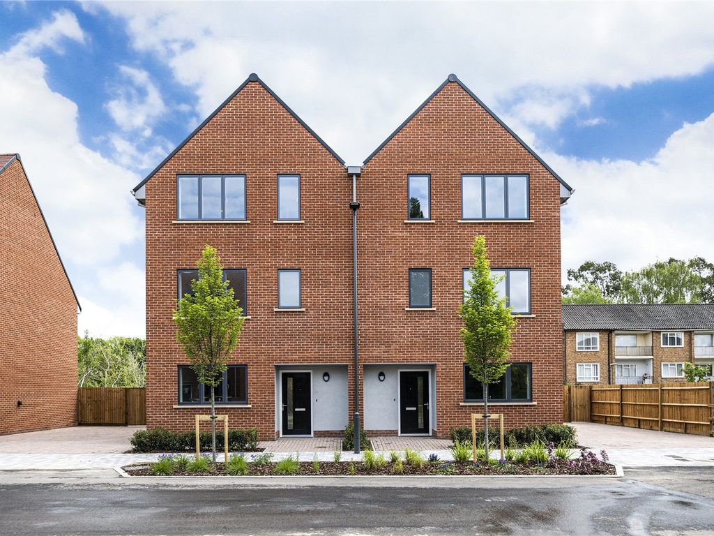 New home, 3 bed semidetached house for sale in Skimmer Lane