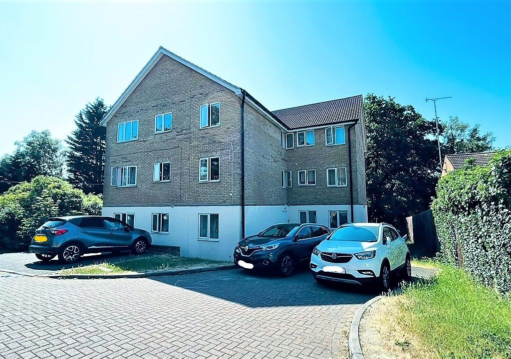 2 bed flat to rent in Cherwell Grove, South Ockendon RM15 Zoopla