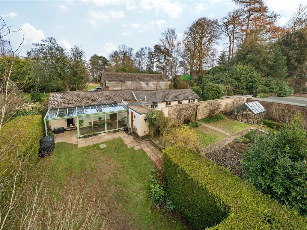 3 bed cottage for sale in Lythe Hill Park, Haslemere GU27, £750,000