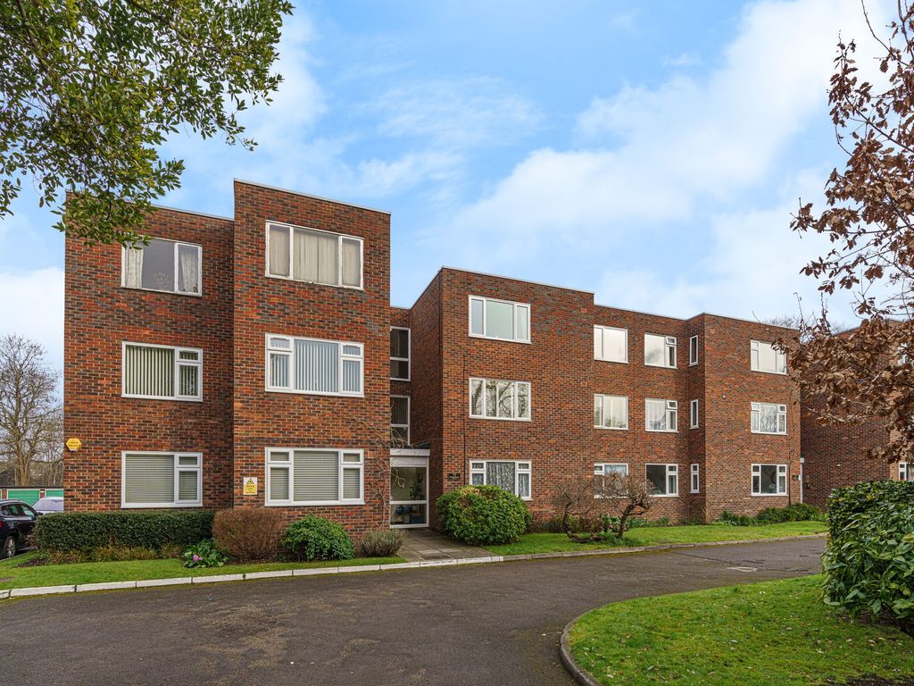 3 bed flat to rent in Albemarle Road, Windermere BR3 Zoopla