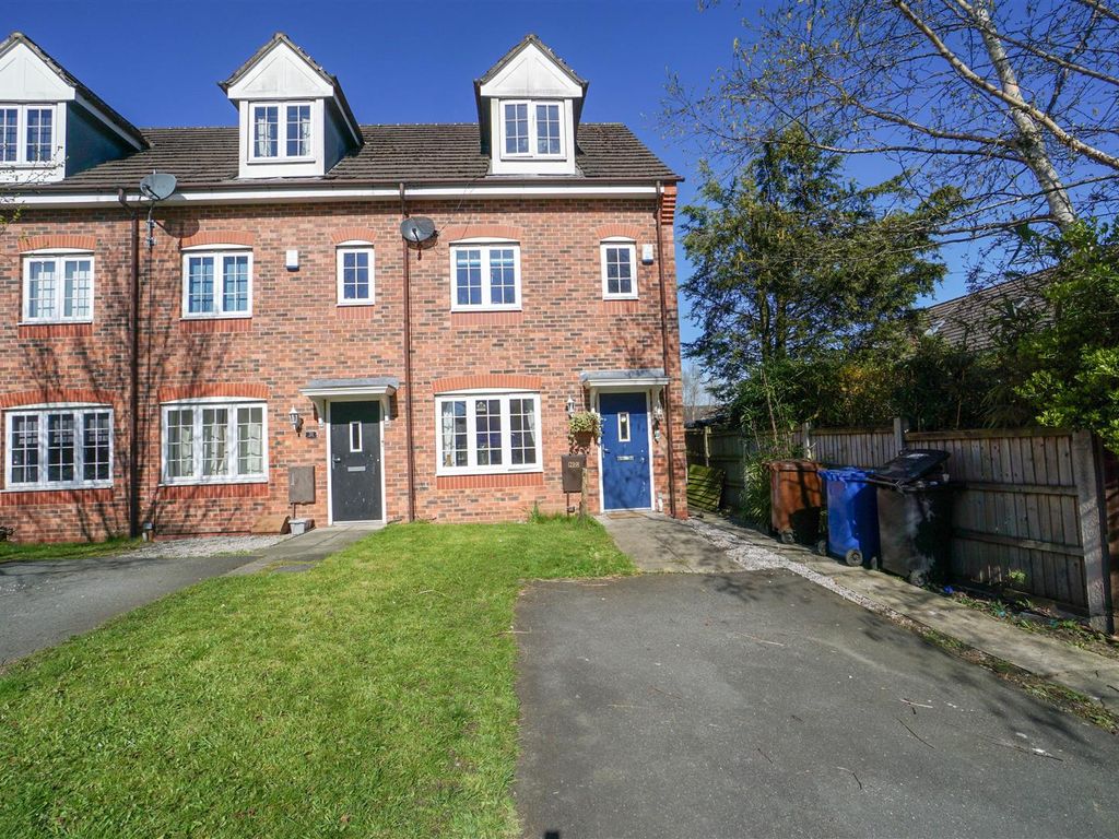 3 bed town house for sale in Martindale Crescent, Wigan WN5 Zoopla