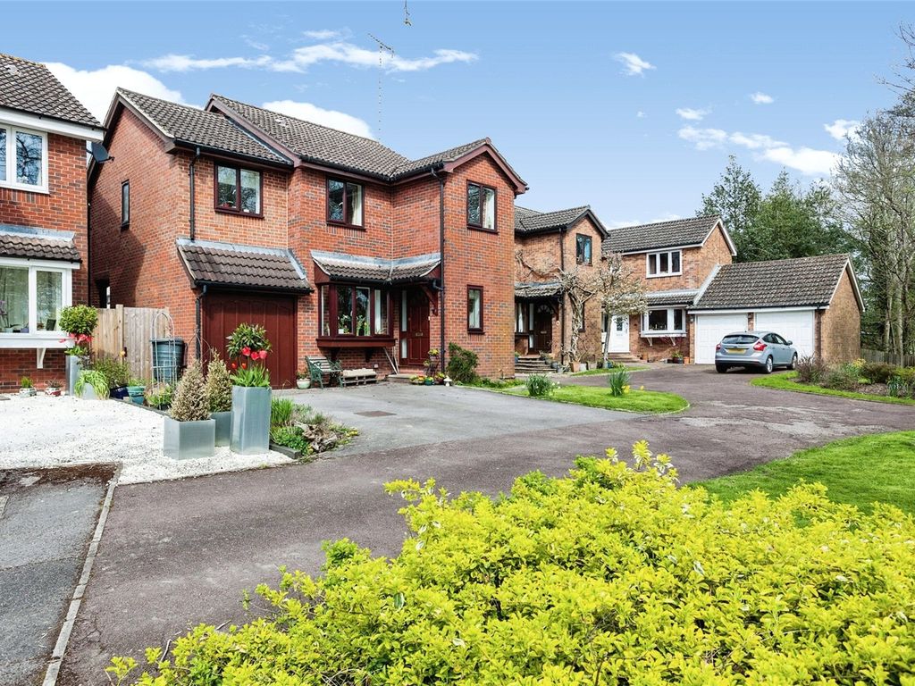 4 bed detached house for sale in Riverside, Horsham, West Sussex RH12