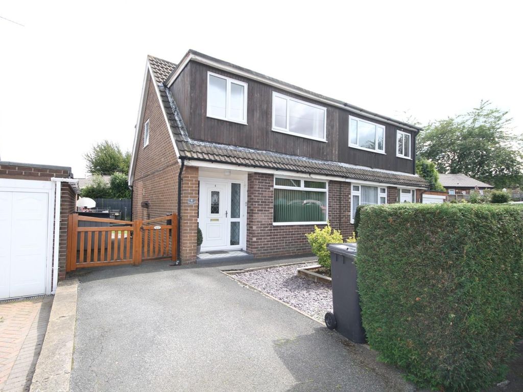 3 bed semidetached house for sale in Norristhorpe Avenue, Liversedge