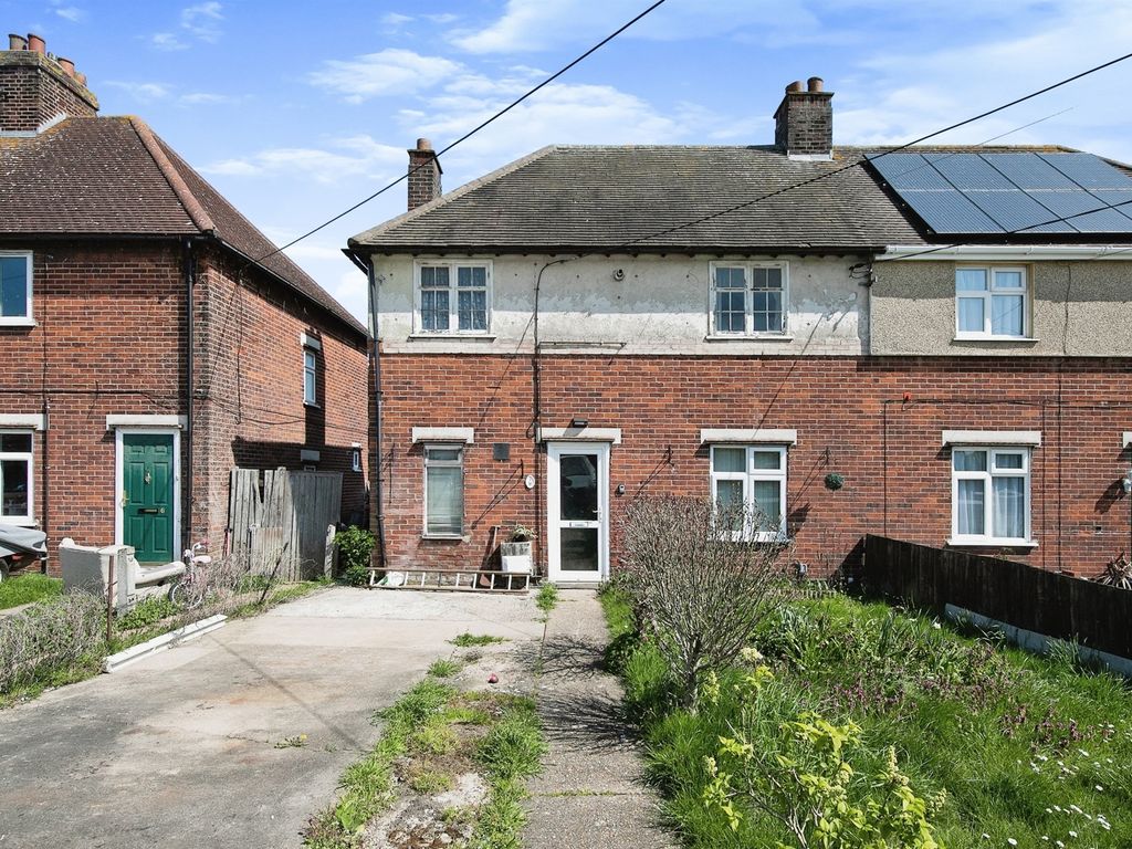 3 bed semidetached house for sale in Barkstead Road, Colchester CO4