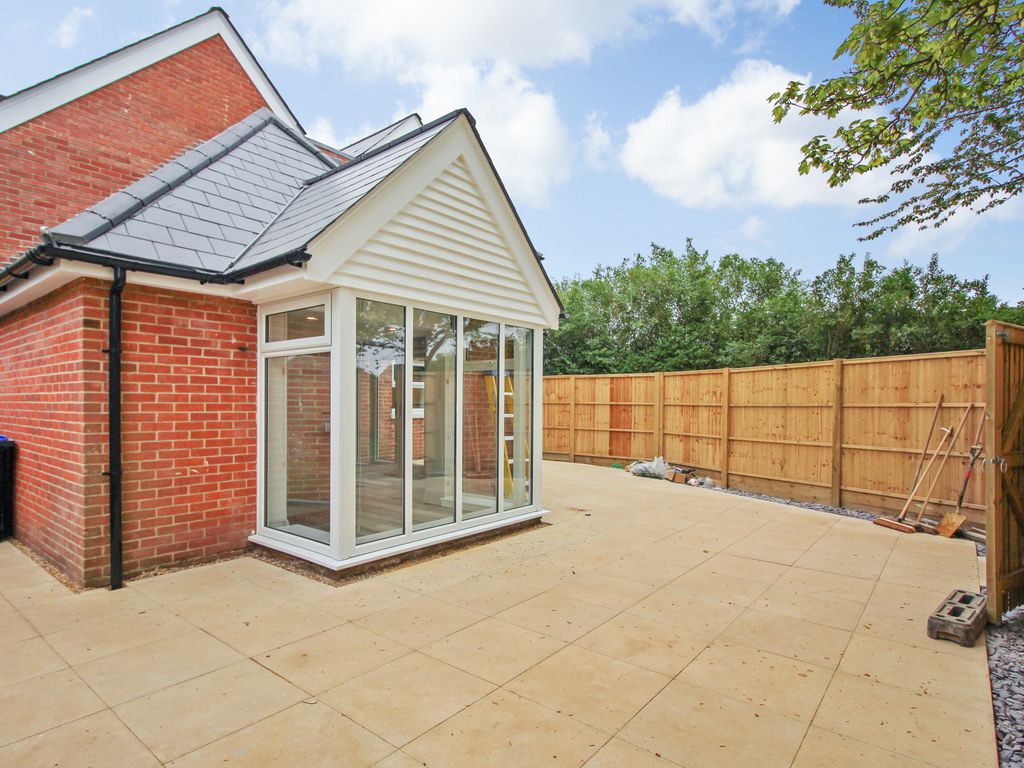 2 bed flat to rent in Whitstable Road, Canterbury CT2 Zoopla