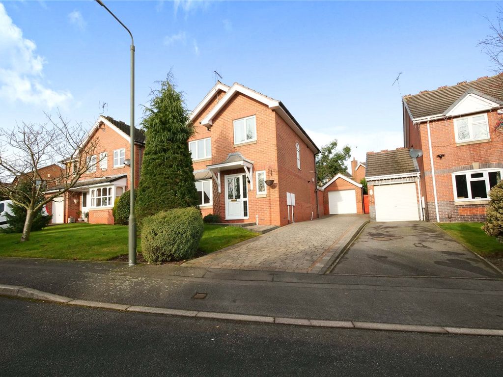 3 bed detached house for sale in newtons croft crescent, barlborough, chesterfield, derbyshire s43