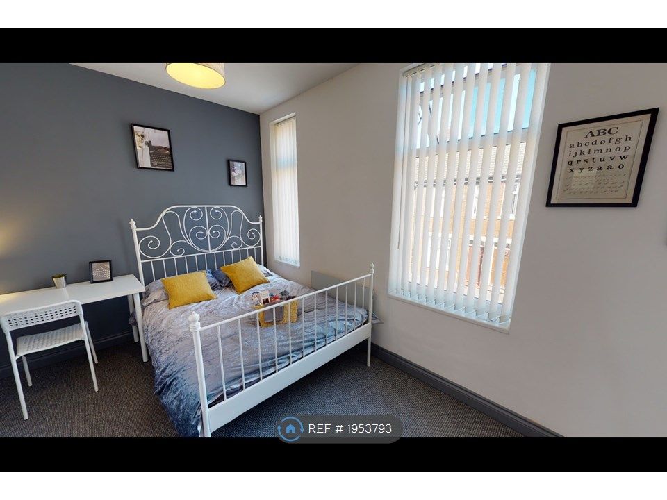 Room to rent in Hafton Road, Salford M7, £575 pcm Zoopla