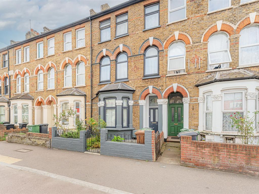 5 bed terraced house for sale in Lea Bridge Road, London E10, £775,000