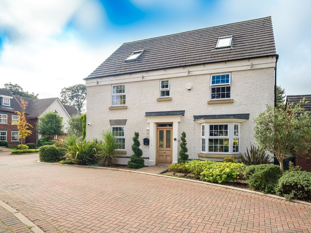 5 bed detached house to rent in Great Hall Grove, Penn, Wolverhampton