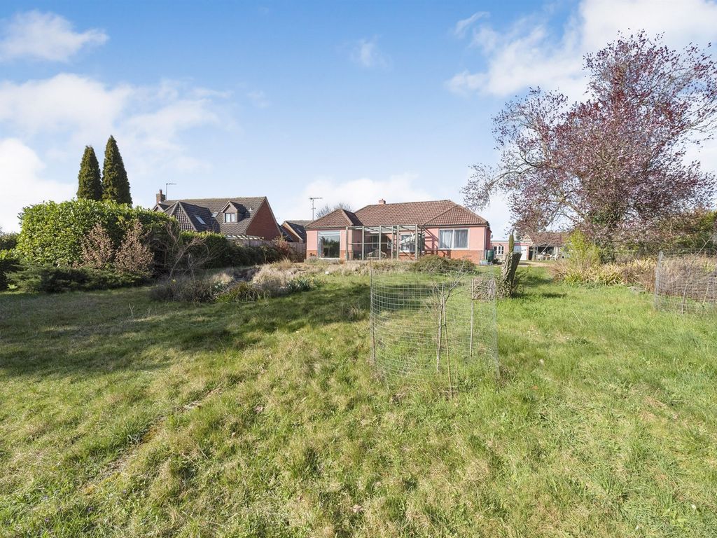 4 bed detached bungalow for sale in Crown Road, Mundford, Thetford IP26