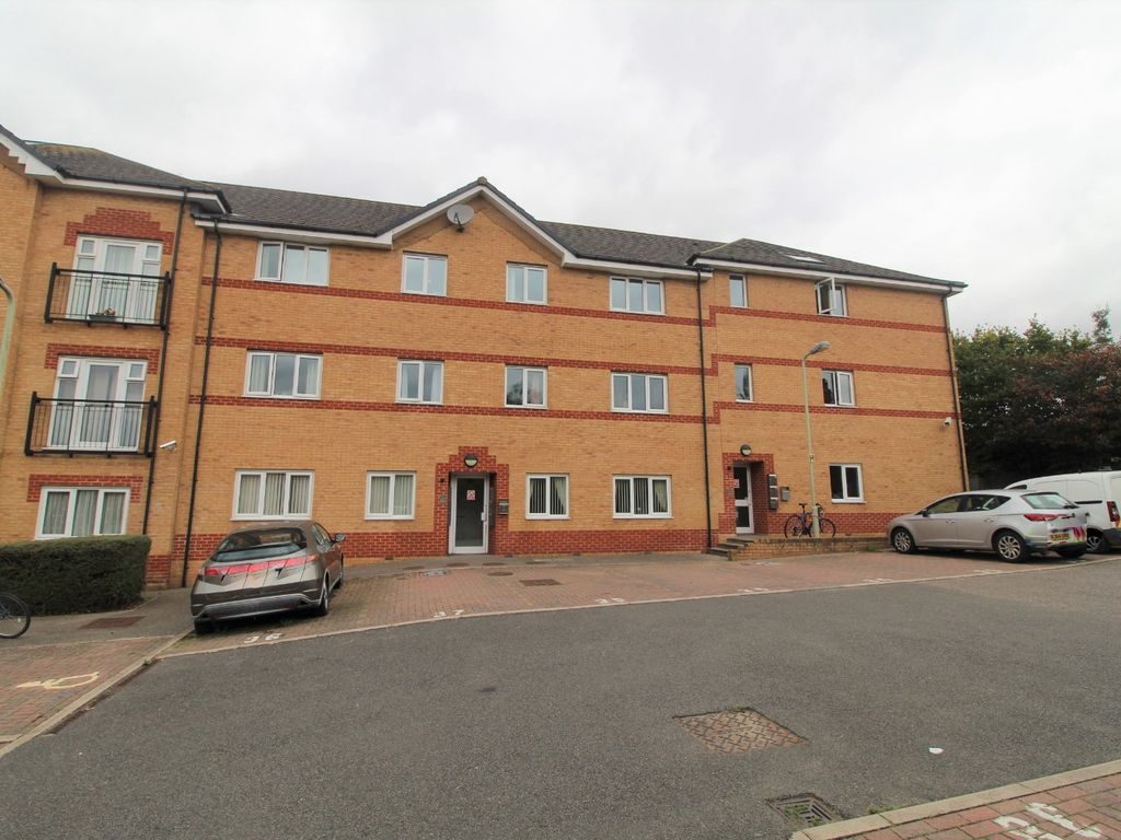 2 bed flat to rent in Richmond Meech Drive, Kennington, Ashford, Kent
