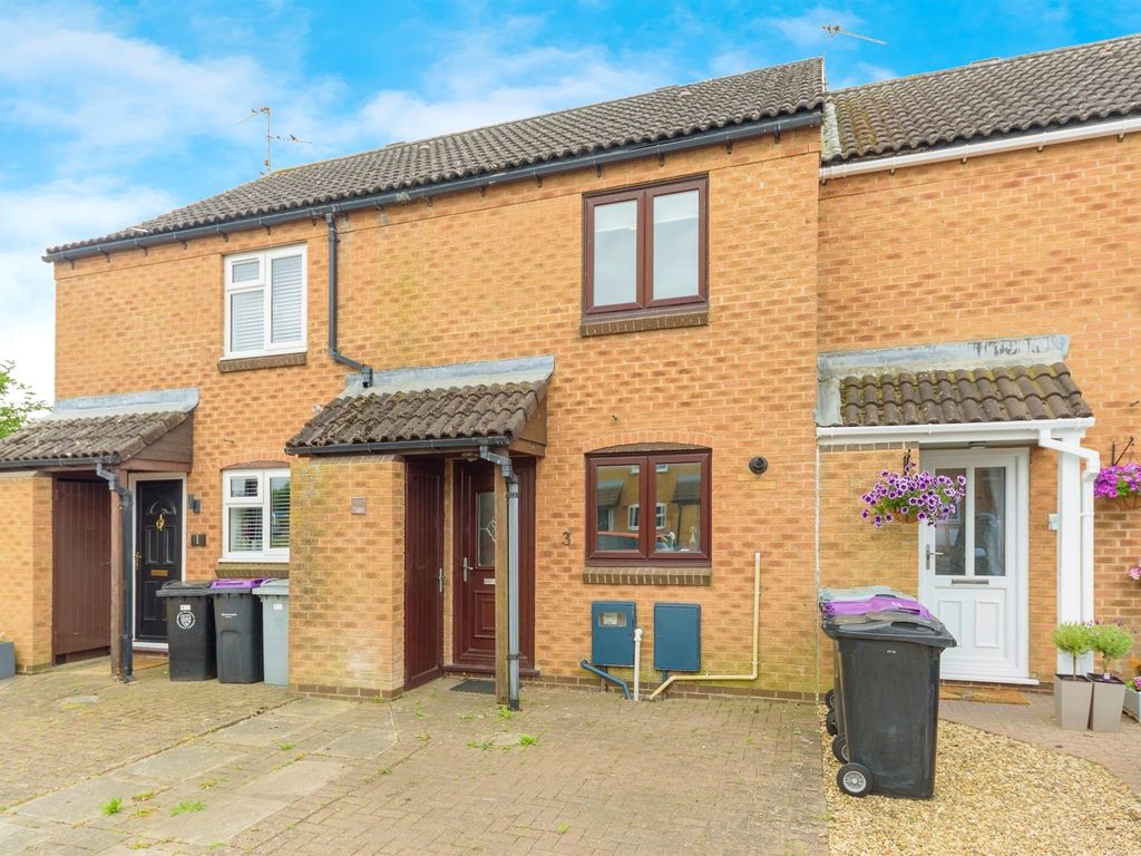 2 bed terraced house for sale in Shackleton Close, Market Deeping