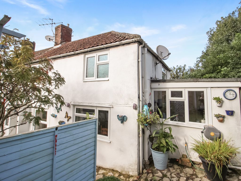 3 bed end terrace house for sale in Warminster Road, Westbury BA13, £