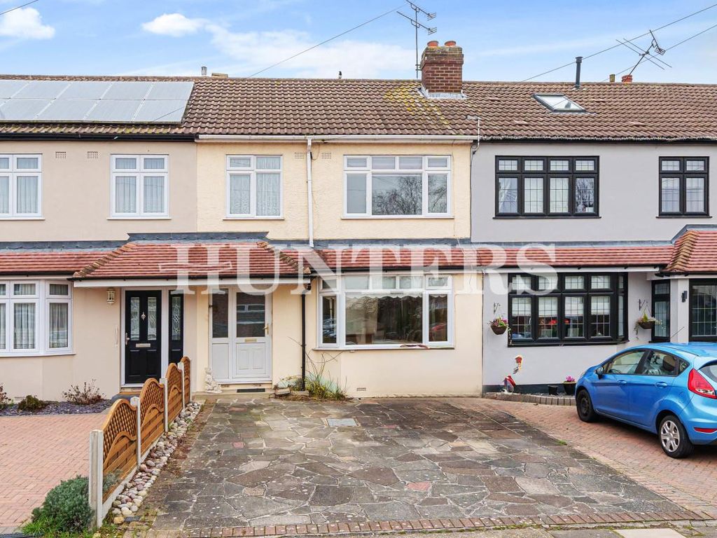 3 bed terraced house for sale in Clyde Crescent, Cranham, Upminster