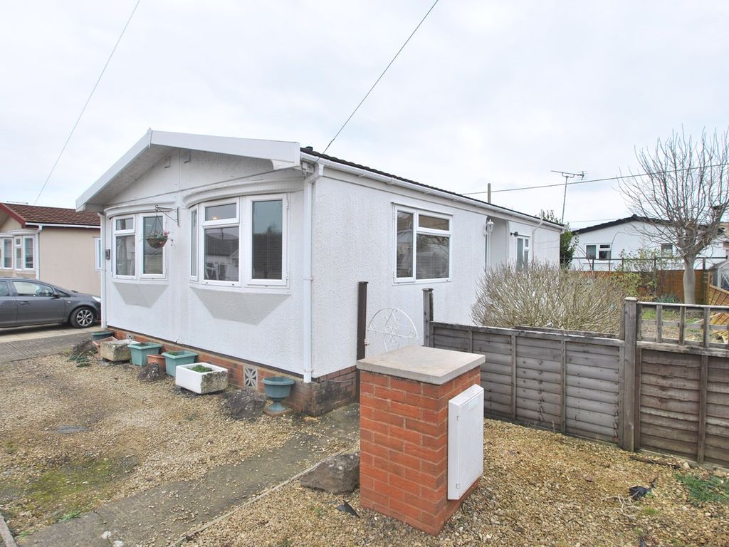 2 bed mobile/park home for sale in Staverton Park, Staverton