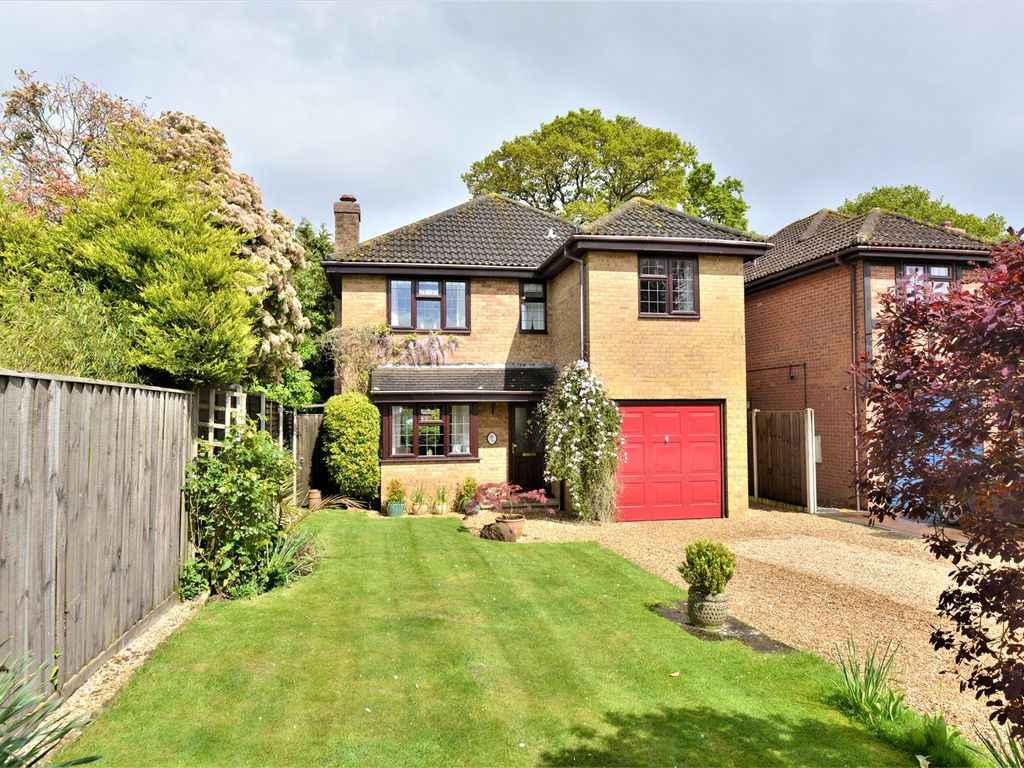 4 bed country house for sale in Saxon Way, Alderholt, Fordingbridge SP6