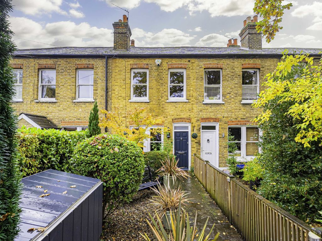 2 bed terraced house for sale in Hanworth Road, Hampton TW12, £575,000