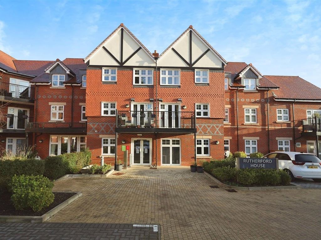 1 bed flat for sale in Marple Lane, Chalfont St Peter, Gerrards Cross