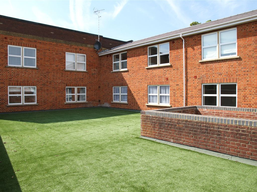 1 bed flat to rent in Queens Road, Farnborough, Hampshire GU14 Zoopla