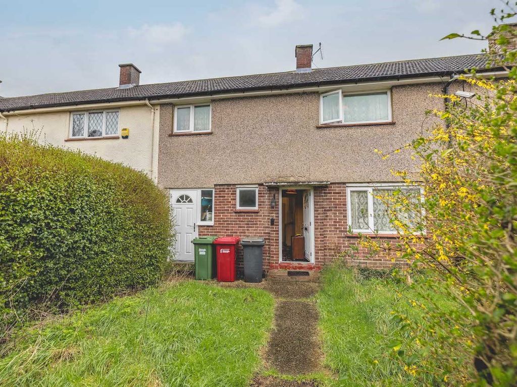 3 bed semidetached house for sale in Wexham Road, Slough SL2, £350,000