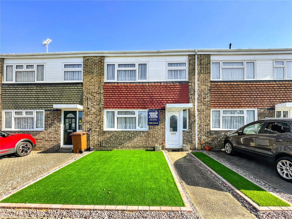 3 bed terraced house for sale in Scott Avenue, Rainham, Gillingham