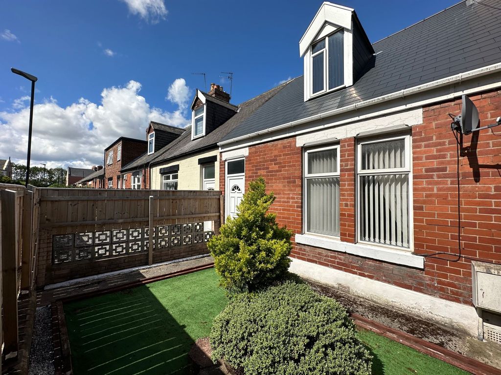 3 bed terraced house for sale in Somerset Cottages, New Silksworth