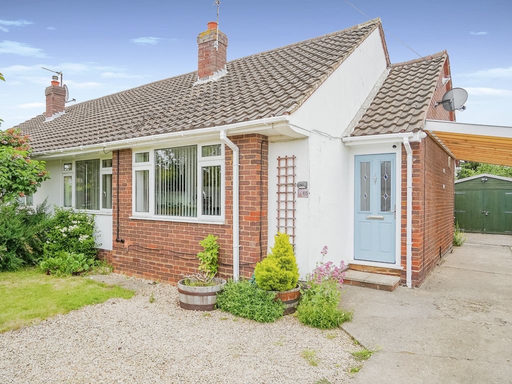 2 bed semidetached bungalow for sale in Cotmore Gardens, Thame OX9