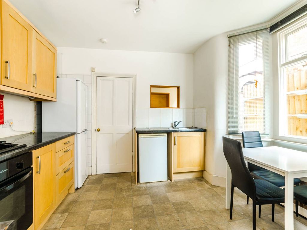 5 bed property for sale in Chesterton Terrace, Plaistow, London E13, £