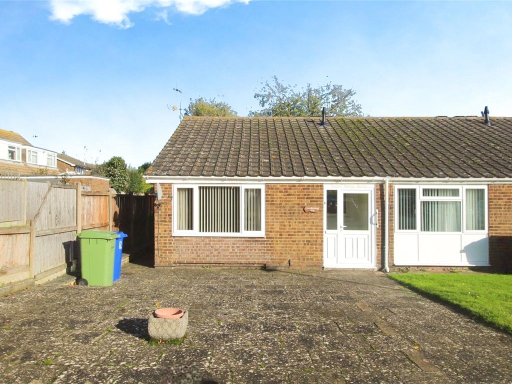 2 bed bungalow for sale in Merlin Close, Sittingbourne, Kent ME10, £