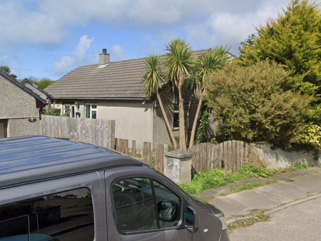 3 bed bungalow for sale in 10 Henley Drive, Mount Hawke, Truro