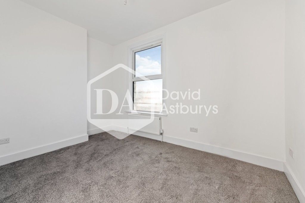 3 bed terraced house to rent in Hampden Way, Southgate, London N14, £2,350 pcm Zoopla