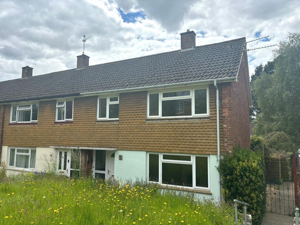 3 bed terraced house for sale in Netherton Road, Yeovil BA21, £195,000