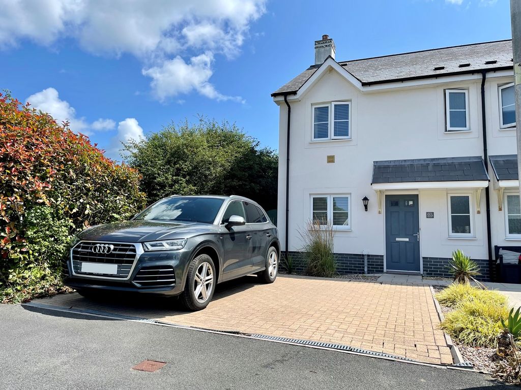 3 bed semidetached house for sale in Rosemary Close, Crundale