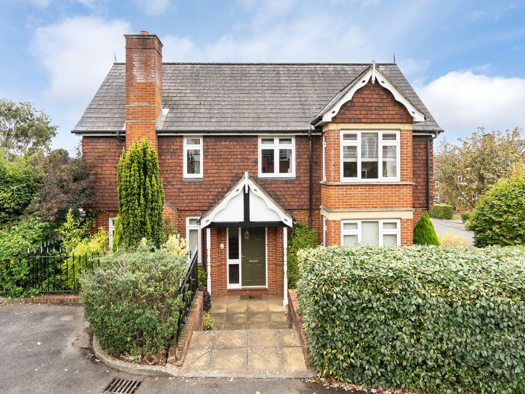 4 bed detached house for sale in Downsview Gardens, Dorking RH4, £