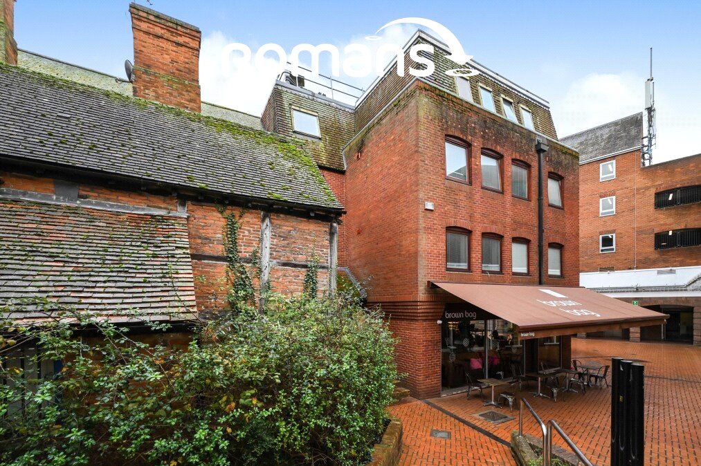 1 bed flat for sale in Regent Court, 1921 Denmark Street, Wokingham
