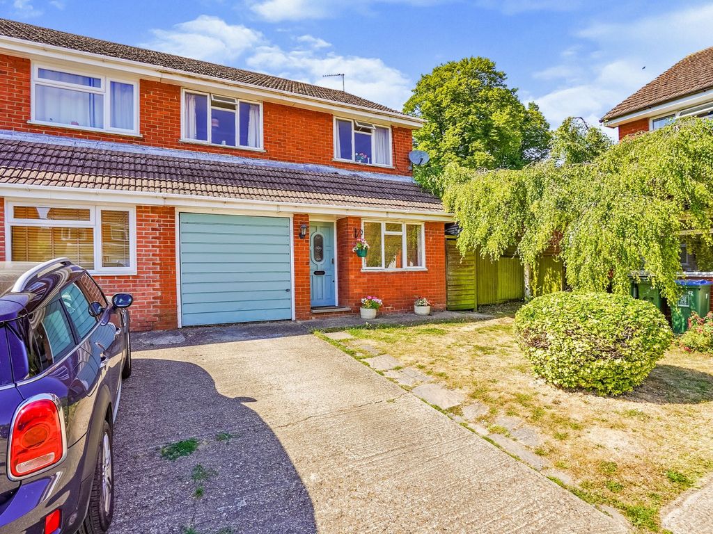 4 bed semidetached house for sale in Giffard Way, Long Crendon, Aylesbury HP18 Zoopla