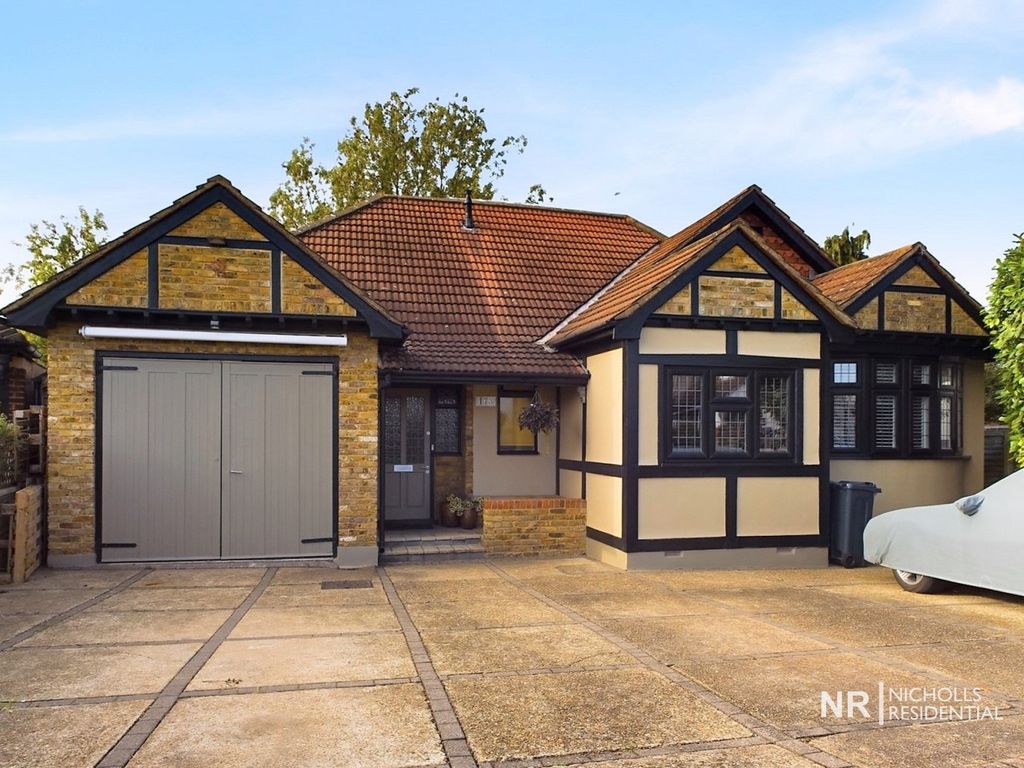 5 bed detached bungalow for sale in Francis Close, Epsom, Surrey. KT19