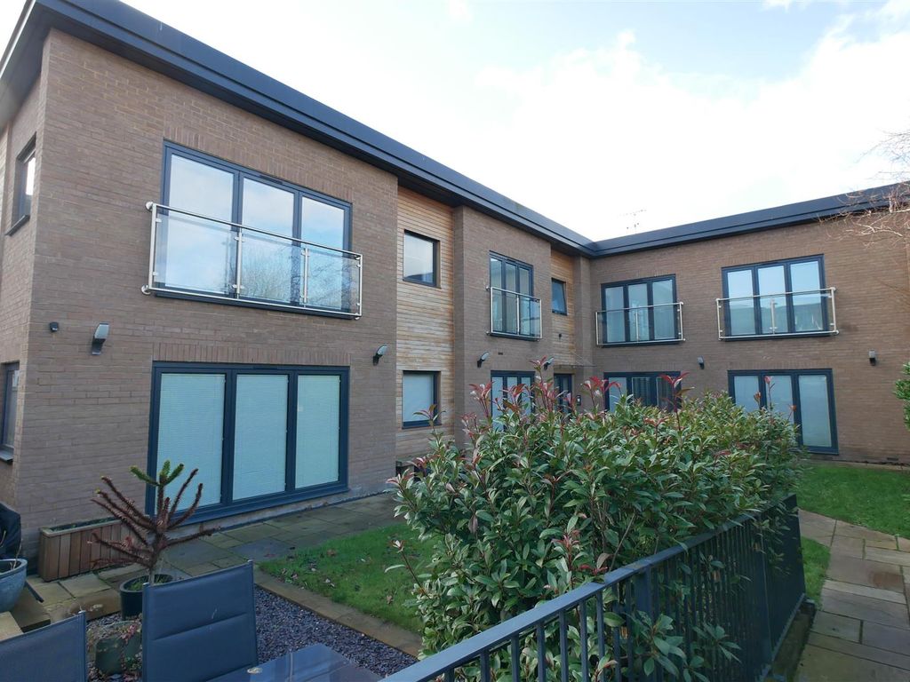 2 bed flat to rent in Mansfield Place, Cuffley, Potters Bar EN6 Zoopla