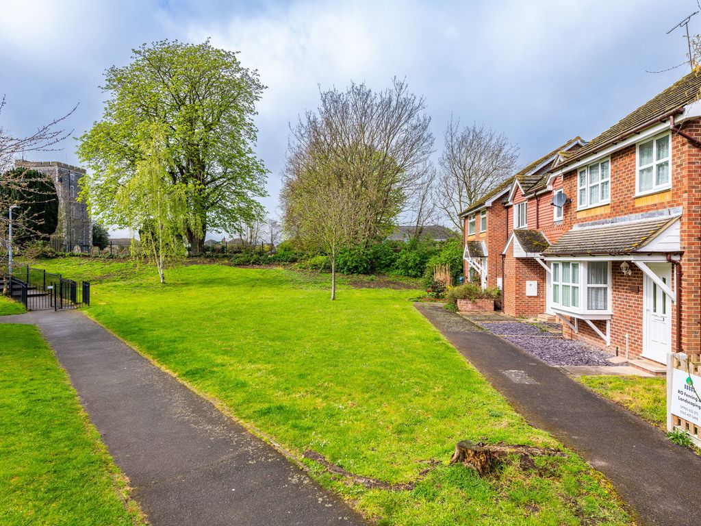 3 bed end terrace house for sale in Vaughan Drive, Kemsley