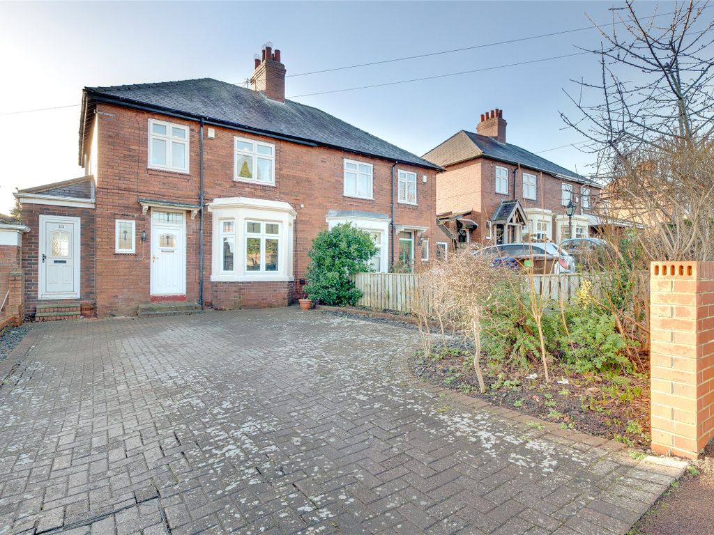 3 bed semidetached house for sale in Hexham Road, Throckley, Newcastle
