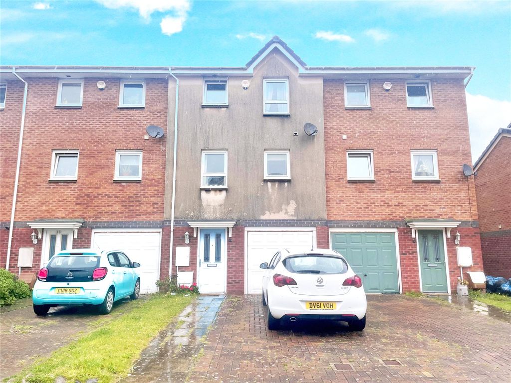 3 bed town house for sale in Pentre Doc Y Gogledd, Llanelli, Pentre Doc